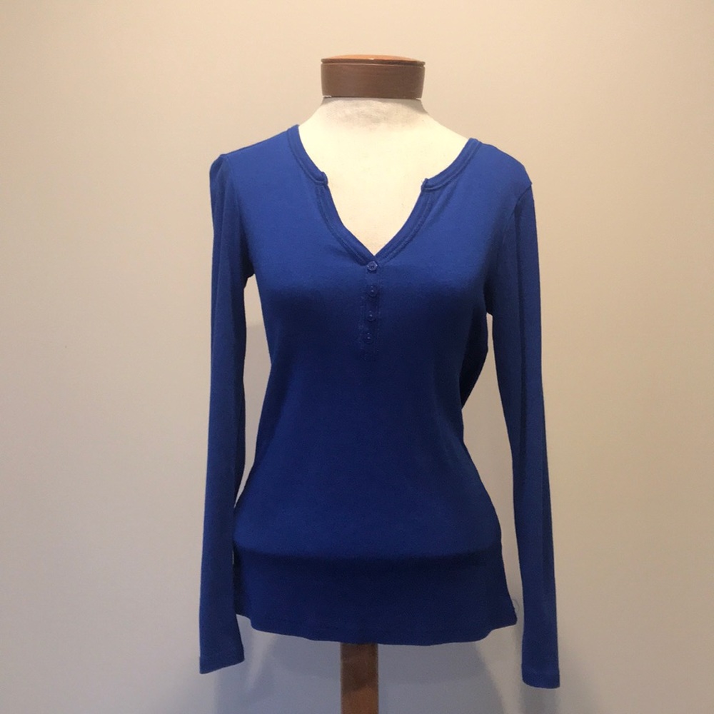 V neck Henley